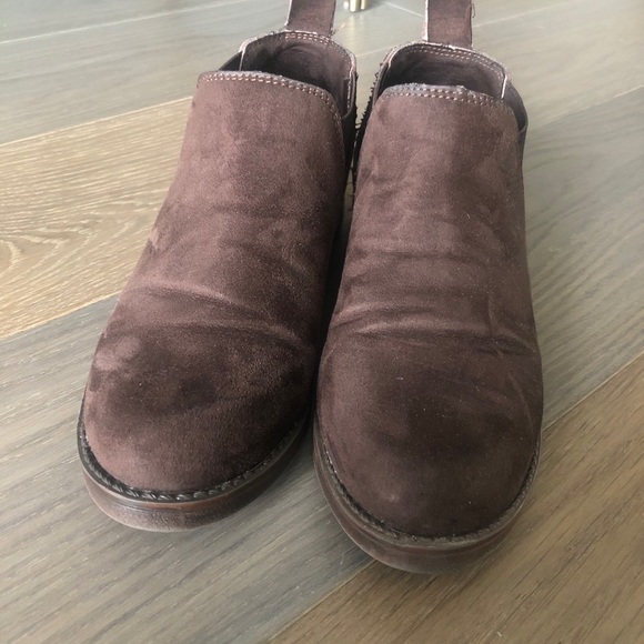 Roebuck & co. Brown suede ankle boots size 6.5 walking causal booties leather - Picture 2 of 7
